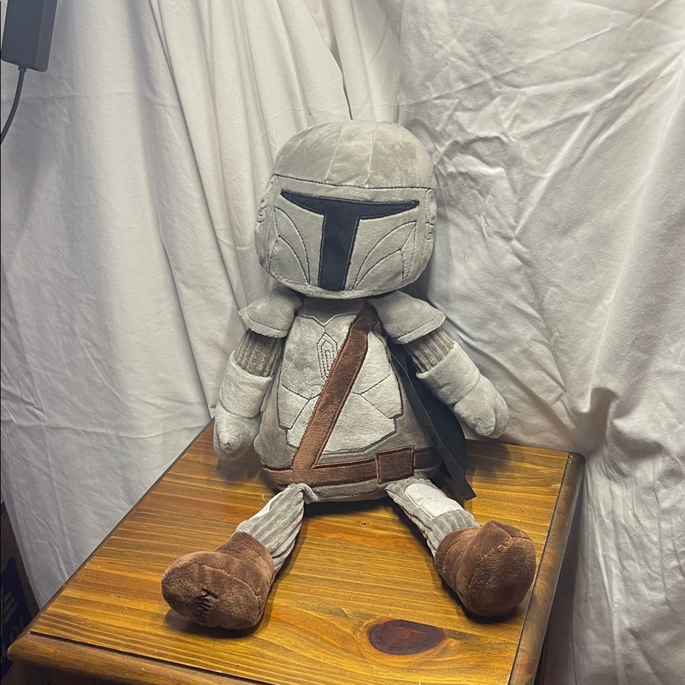 Scentsy Star Wars Mandalorian Buddy BNWB Comes With Scent Pack